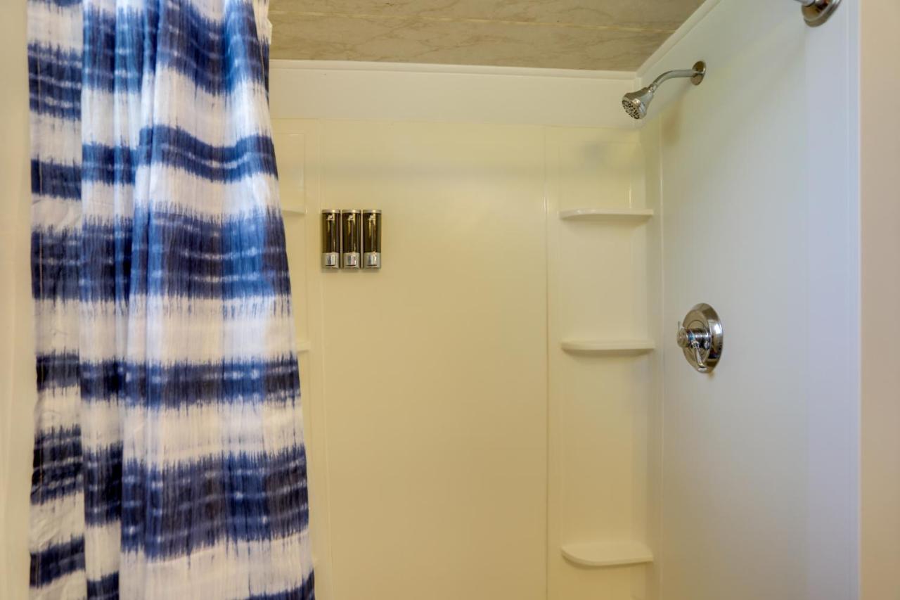 Welcoming Port Clinton Vacation Rental! Exterior photo